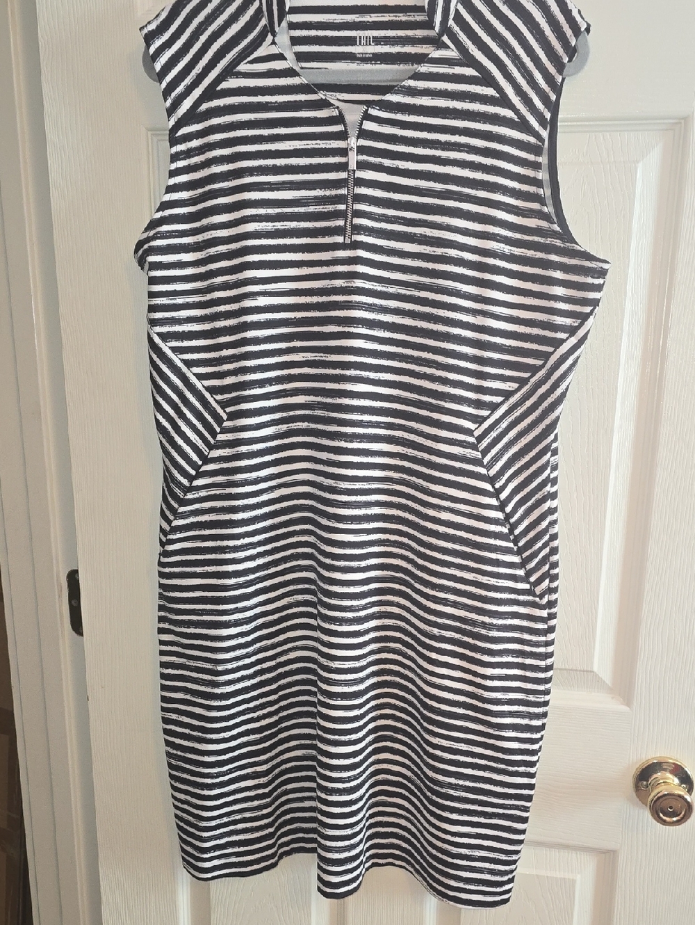 NWOT Tail Black and White Striped Sleeveless Tennis/golf Dress with Front Zip